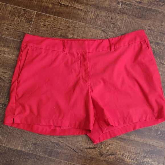 Nikegolf shorts Men Red dri-fit size 12 - Picture 2 of 5